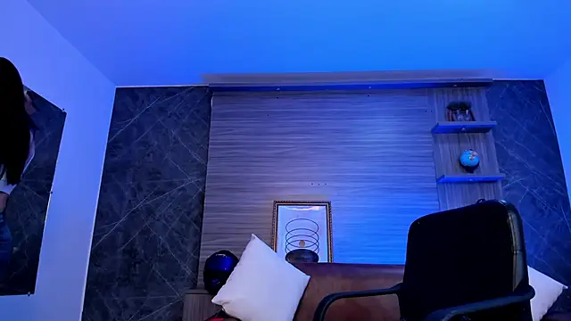 charlottewhitte online show from 10/03/25, 12:24