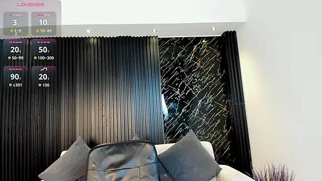 charlottewhitte online show from 03/13/26, 12:01