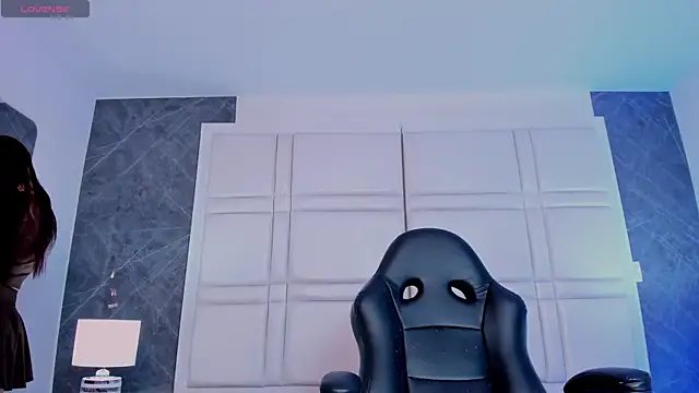 charlottewhitte online show from 07/17/26, 10:55