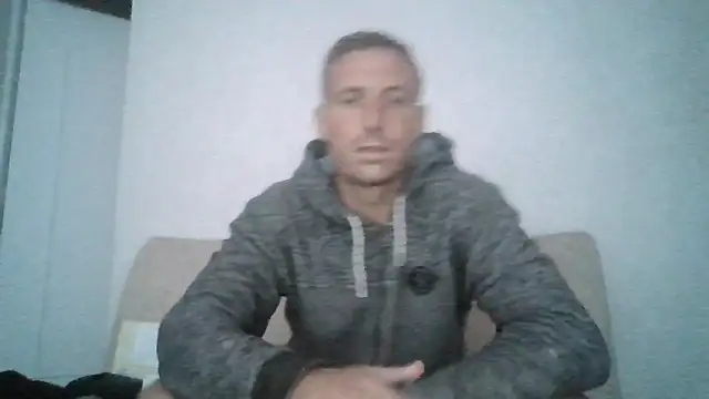Snapshot of sebcucold chatting on 06/12/26, 10:30 sebcucold online show from 06/12/26, 10:30