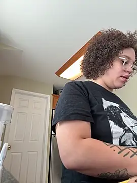 QueenNuttCollector online show from 02/03/26, 05:07