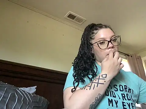 QueenNuttCollector online show from 06/02/26, 04:09