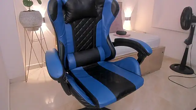 izaro22 online show from 03/06/26, 01:29