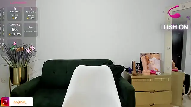 HOTBLACKANDWHITE2 online show from 02/05/25, 08:46