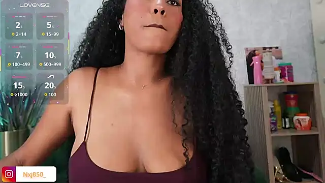 HOTBLACKANDWHITE2 online show from 03/26/26, 04:29