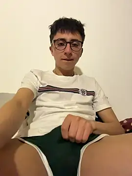 CamiRojas boy online show from 10/29/25, 03:20