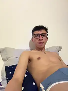 CamiRojas boy online show from 12/19/25, 04:30