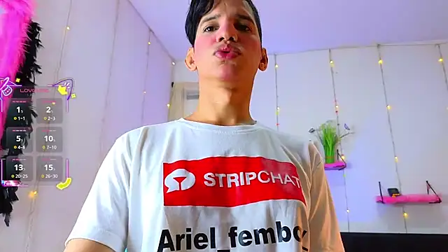 Ariel Femboy  online show from 09/19/25, 04:47