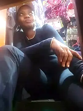 Snapshot of Hailey_BaileyXYZ chatting on 02/15/25, 11:17 Hailey BaileyXYZ online show from 02/15/25, 11:17