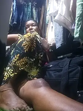 Snapshot of Hailey_BaileyXYZ chatting on 10/20/25, 10:49 Hailey BaileyXYZ online show from 10/20/25, 10:49