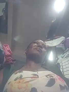 Snapshot of Hailey_BaileyXYZ chatting on 12/14/25, 02:00 Hailey BaileyXYZ online show from 12/14/25, 02:00