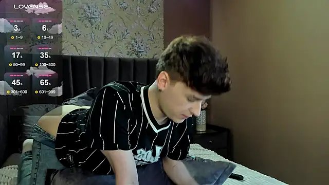 Snapshot of _YummyTony_ chatting on 02/26/26, 01:43 YummyTony online show from 02/26/26, 01:43