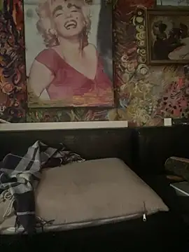 Snapshot of BarryKingsman chatting on 03/04/25, 12:12 BarryKingsman online show from 03/04/25, 12:12