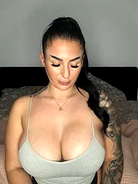 Mia-Bremer online show from 12/20/25, 08:16