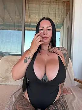 Mia-Bremer online show from 06/12/26, 11:42