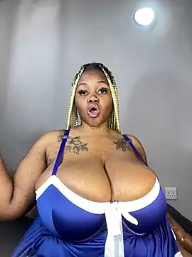 Snapshot of Yung-Missy chatting on 12/16/24, 08:31 Yung-Missy online show from 12/16/24, 08:31