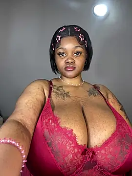 Snapshot of Yung-Missy chatting on 01/17/25, 05:53 Yung-Missy online show from 01/17/25, 05:53