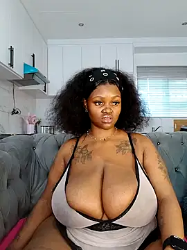 Snapshot of Yung-Missy chatting on 02/03/26, 05:27 Yung-Missy online show from 02/03/26, 05:27