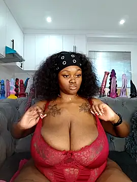 Snapshot of Yung-Missy chatting on 02/07/26, 04:38 Yung-Missy online show from 02/07/26, 04:38