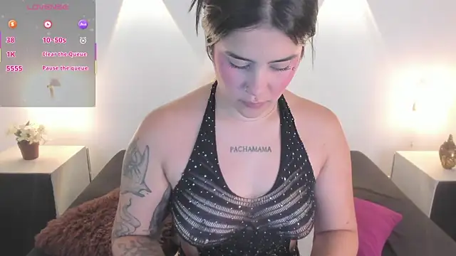 natassha1 online show from 11/13/25, 10:47