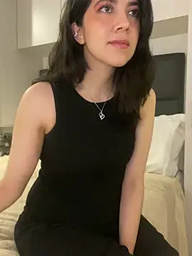 Snapshot of saori_10 chatting on 03/10/25, 10:24 saori 10 online show from 03/10/25, 10:24