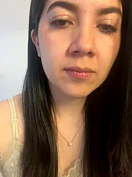 Snapshot of saori_10 chatting on 10/09/25, 09:35 saori 10 online show from 10/09/25, 09:35