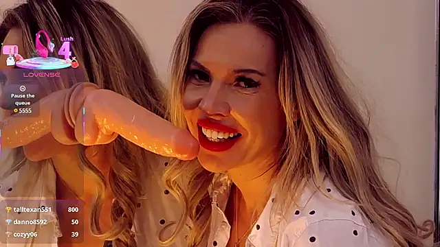 Snapshot of SashaAllford chatting on 03/05/25, 09:49 SashaAllford online show from 03/05/25, 09:49