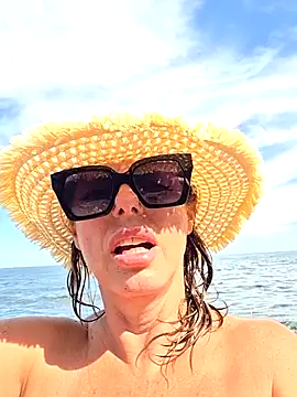 Snapshot of Susycachonda1 chatting on 07/08/26, 03:49 Susycachonda1 online show from 07/08/26, 03:49
