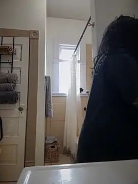 kimmiakiss22 online show from 12/02/25, 06:47