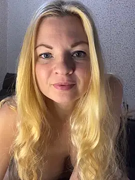 Julia beauty online show from 12/17/25, 09:43