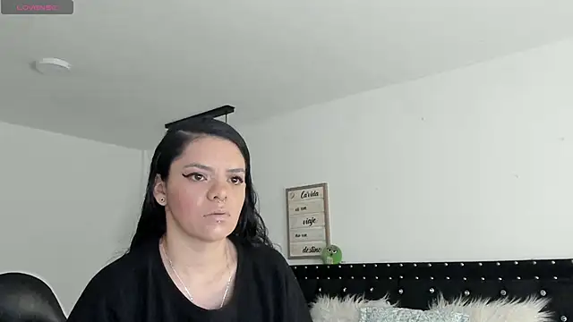 Snapshot of natasha_logan_ chatting on 01/26/25, 03:59 natasha logan online show from 01/26/25, 03:59