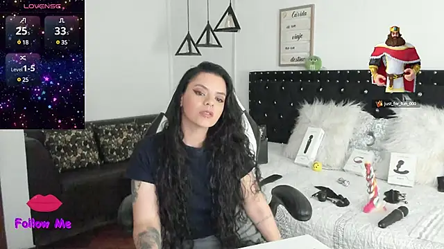 Snapshot of natasha_logan_ chatting on 02/04/25, 10:10 natasha logan online show from 02/04/25, 10:10