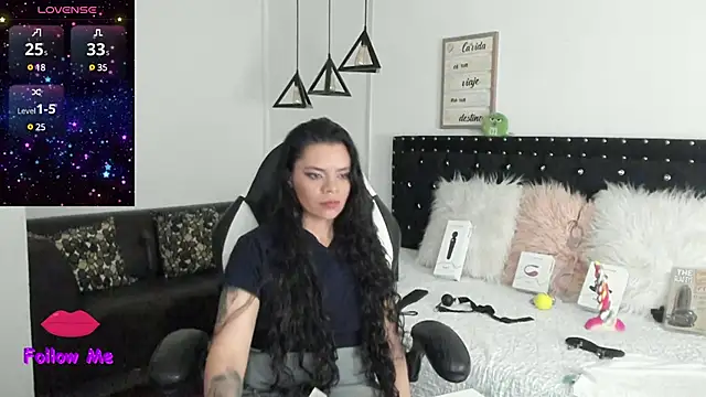 Snapshot of natasha_logan_ chatting on 02/25/25, 01:17 natasha logan online show from 02/25/25, 01:17