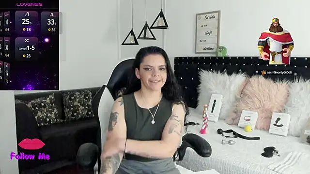 Snapshot of natasha_logan_ chatting on 03/03/25, 01:20 natasha logan online show from 03/03/25, 01:20