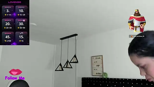 Snapshot of natasha_logan_ chatting on 03/04/25, 04:06 natasha logan online show from 03/04/25, 04:06