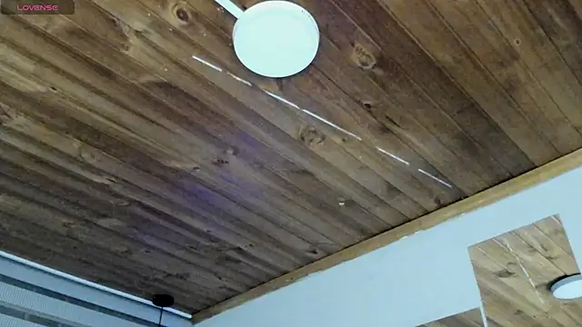 Snapshot of natasha_logan_ chatting on 09/21/25, 04:03 natasha logan online show from 09/21/25, 04:03