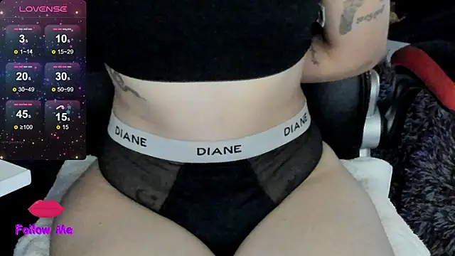 Snapshot of natasha_logan_ chatting on 11/07/25, 04:12 natasha logan online show from 11/07/25, 04:12