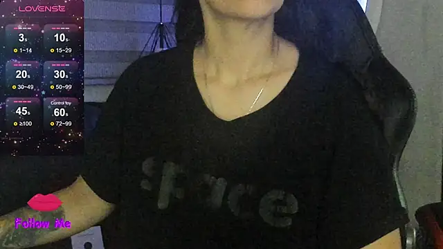 natasha logan  online show from 01/19/26, 04:05