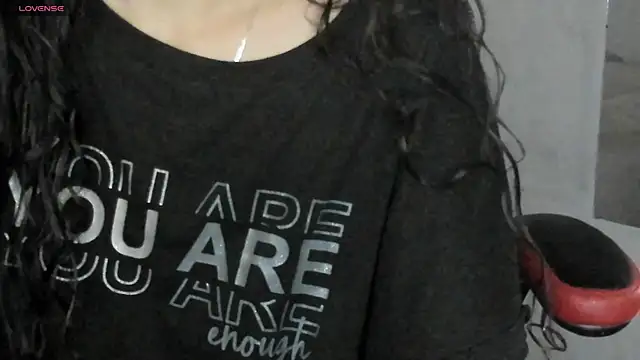 natasha logan  online show from 04/10/26, 04:06