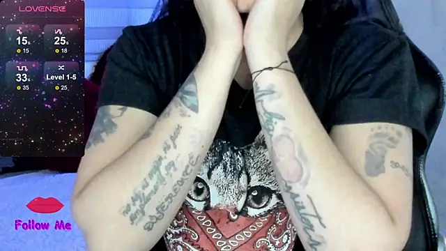 natasha logan  online show from 04/12/26, 04:06