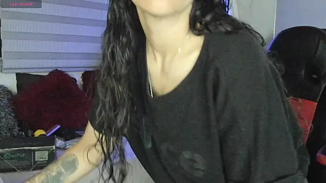 natasha logan  online show from 05/03/26, 04:07