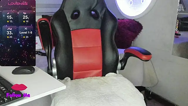 natasha logan  online show from 05/04/26, 04:08