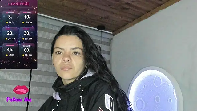natasha logan  online show from 06/12/26, 04:33