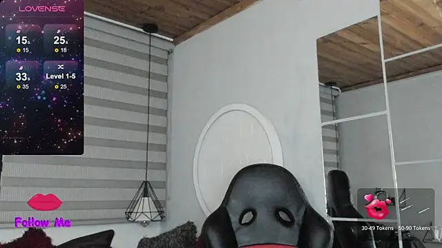 Snapshot of natasha_logan_ chatting on 06/15/26, 04:25 natasha logan online show from 06/15/26, 04:25