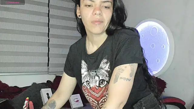 Snapshot of natasha_logan_ chatting on 06/23/26, 03:59 natasha logan online show from 06/23/26, 03:59