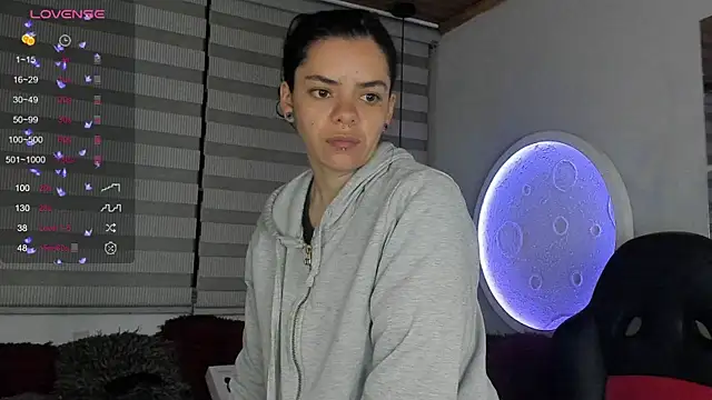 Snapshot of natasha_logan_ chatting on 08/03/26, 04:00 natasha logan online show from 08/03/26, 04:00
