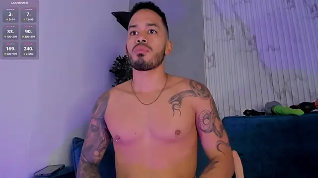 Snapshot of tonysears__ chatting on 02/05/25, 09:07 tonysears online show from 02/05/25, 09:07