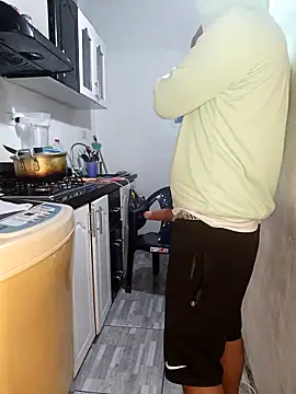 Snapshot of catire2323 chatting on 11/16/25, 02:28 catire2323 online show from 11/16/25, 02:28