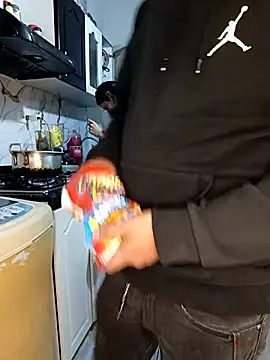 catire2323 online show from 04/17/26, 12:57