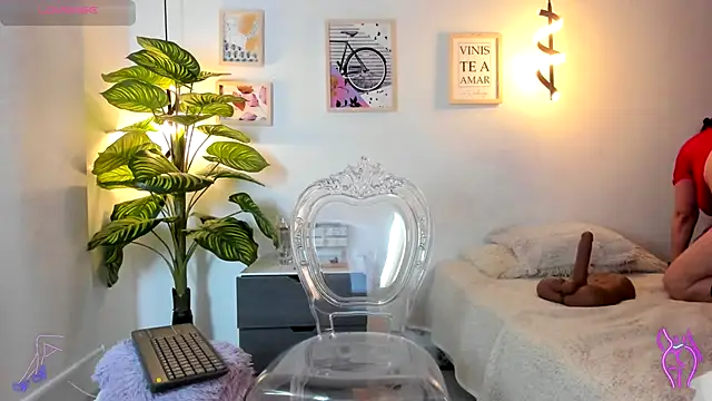 Snapshot of Rachel__Lang chatting on 09/18/25, 09:06 Rachel Lang online show from 09/18/25, 09:06